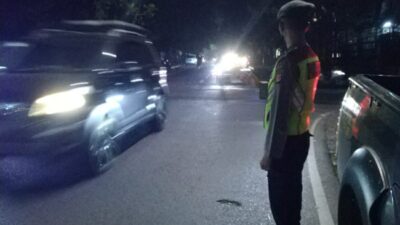 Tekan Angka Kriminalitas, QR Polsek Sukasari Lakukan Giat Rutiin Yanmas Malam Bandung Kota Kembang