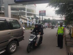 Personil Samapta melaksanakan giat Patroli dialogis di Wilayah Hukum Polsek Bandung Kulon – Wilkum Polres Karawang