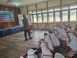 Polres Kapuas Hulu memberikan penyuluhan di SMP Negeri Putussibau