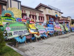 Polresta Pati Dibanjiri Karangan Bunga HUT Bhayangkara, Kapolresta Pati : Momentum Terus Berbenah