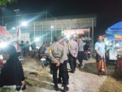 Sambut HUT RI Ke-78, Polsek Gabus Pengamanan Pertunjukan Dangdut di Desa Mojolawaran