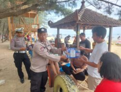Satlantas Polres Rembang Sosialisasi Ops Patuh Candi pada Pengunjung Pantai Karangjahe