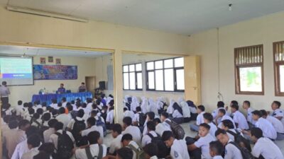 Satlantas Polres Rembang Sosialisasikan Tertib Berlalu Lintas di SMK Al Mubarok