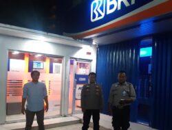 Unit shabara Polsek Tirtajaya Patroli Lokasi Perbankan Pada Malam Hari