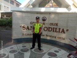 polsek Cibeunying Kaler melaksanakan kegiatan pengamanan di gereja sebagai bentuk pelayanan – Wilkum Polrestabes Bandung