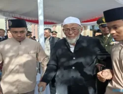 Abu Bakar Ba’asyir Hadiri Upacara HUT ke-78 RI di Ponpes Al Mukmin Ngruki Sukoharjo