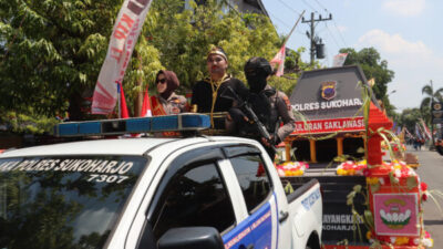 Parade Ranmor Hias Polres Sukoharjo Meriahkan Karnaval Pembangunan HUT RI ke-78