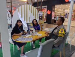 Sambang Pengunjung Mall, Bhabinkamtibmas Lamper Semarang Sosialisasi Aplikasi LIBAS