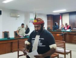 Eks Bupati Ricky Pagawak Ngaku Transfer Uang ke Kapolda Papua Irjen Mathius