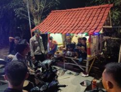 Gelar BLP Dinihari, Polsek Pamotan Sambangi Warga Sedang Laksanakan Pos Ronda