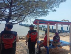 Patroli Sat Samapta Polres Rembang, Hindari Kecelakaan Laut di Objek Wisata Pantai