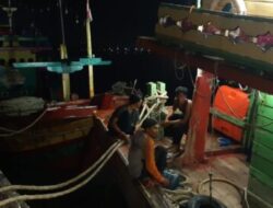 Sat Polairud Polres Rembang Beri Himbauan Nelayan Perhatikan Keselamatan Saat Melaut