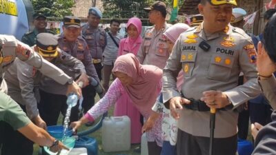 Kapolres Rembang Serah Terimakan Estafet Tunas Kelapa ke Kwarcab Blora