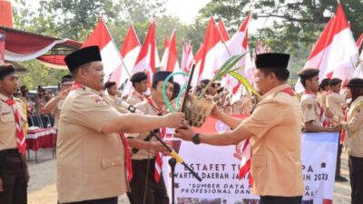 Kapolres Rembang Serah Terimakan Estafet Tunas Kelapa dari Kwarcab Rembang ke Kwarcab Blora