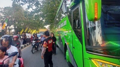 Pemulangan Jamaah Haji Dikawal Personil Sat Samapta Polres Rembang