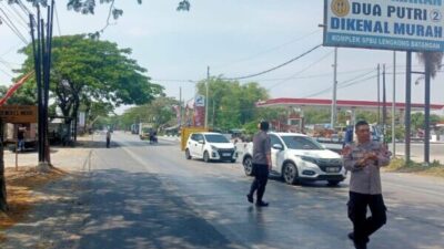 Truck Diesel Vs Truck Box di Jalan Pantura Batangan, Polisi Lakukan Pengaturan