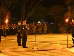 Kenang Jasa Pahlawan, Kapolda Kalteng Pimpin Apel Kehormatan dan Renungan Suci di TMP Sanaman Lampang