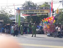 Personil Polsek Rembang Kota Amankan Kirab Sedekah Laut