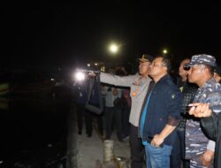 Malam-malam Cek TKP Kebakaran Kapal di Pelabuhan Jongor Tegal, Kapolda Jateng: 15 Saksi Sudah Diperiksa