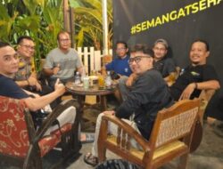 Kasubsi Penmas Sosialisasikan Akun Resmi Polresta Pati Ke Pengunjung Cafe Jahe Rempah