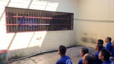 Bersama Kapolres dan Gus Qoyyum, Tahanan Polres Rembang Ikuti Binrohtal Se Polda Jateng