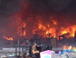 Kebakaran Pabrik Kayu di Rembang, Kerugian Mencapai 5 Miliar!