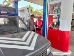 Polsek Pamotan Beri Himbauan Karyawan SPBU saat Gelar Patroli
