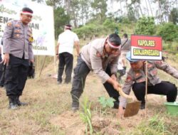 Tanam Ribuan Pohon, Polres Banjarnegara Jaga Lingkungan