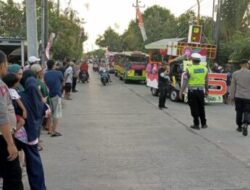 Personil Polres Rembang Amankan Pawai Karnaval Dalam Rangka Sedekah Bumi