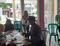 Personil Polsek Pancur Sambang dan Jalin Silaturahmi Ke Kantor Desa Pohlandak