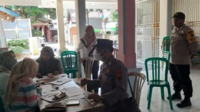 Personil Polsek Pancur Sambang dan Jalin Silaturahmi Ke Kantor Desa Pohlandak