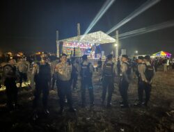Satuan Samapta Polresta Pati Pengamanan Pertunjukan Dangdut di Desa Ngawen