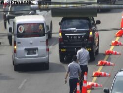Bukan Meleleh Kepanasan, Traffic Cone di Semarang Ambruk karena Ditabrak Pengendara