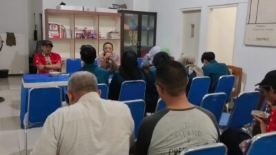 Rapat Pengusulan Lelang Bengkok Perangkat Desa, Bhabinkamtibmas Desa Tamansari Lakukan Monitoring