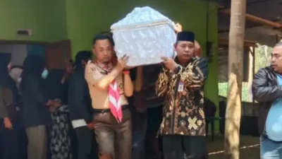 Satlantas Polres Sukoharjo Upayakan Siswa SMPN 1 Jumantono yang Meninggal Dapat Santunan