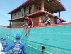 Satpolairud Polres Pemalang Cek Kondisi APAR Di Kapal Nelayan