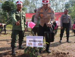 Polresta Pati Melibatkan Polsek jajaran dalam kegiatan penanaman pohon serentak Yang Di Laksanakan Di Desa Regaloh Pati