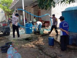 Terdampak Kekeringan, Polsek Jaken Monitoring Distribusi Bantuan Air Bersih di Desa Sidomukti