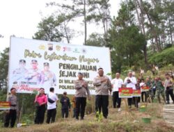 Kapolres Banjarnegara dan Forkopimda Tanam Ribuan Pohon Upaya Penghijauan Sejak Dini