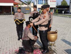 8 Bintara Remaja Polresta Pati Melaksanakan Tradisi Pembaretan