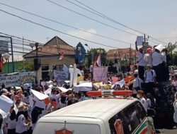 BREAKING News! Demo Nakes di Brebes, Pantura Depan DPRD di Blokade Ambulans