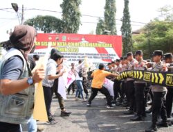 Ratusan Massa Mengamuk di Kantor KPU Banjarnegara, Ada Apa?