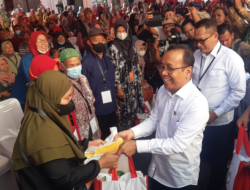 Jokowi Batal Serahkan Bantuan Pangan 500 KPM di Sukoharjo, Diwakili Mensesneg