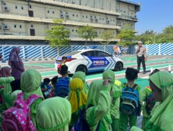 Kunjungan Kelompok Bermain RA Al-Marifah ke Satpas Polresta Pati untuk Belajar Tentang Polisi Lalu Lintas