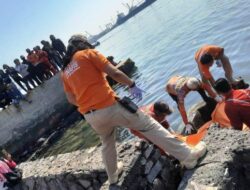 Mayat Pria Misterius Mengambang di Pelabuhan Semarang