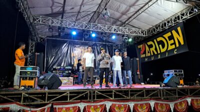 Personel Polsek Margorejo Polresta Pati dan Koramil Margorejo Bersatu untuk Pengamanan Pertunjukan Hiburan Dangdut “Zariden Music”