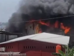 BREAKING NEWS: Kebakaran hebat Terjadi di Perumahan Daerah Pedurungan Semarang, Belum Diketahui Penyebabnya