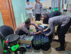Polisi Gerebek Dua Rumah di Karanganyar, Ratusan Botol Miras Siap Edar Disita