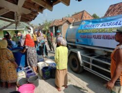 Sasar Desa Lambangan Kulon, Polsek Bulu Salurkan Bantuan Air Bersih