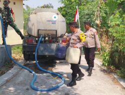 Polsek Winong dan BNPB Pati Kerja Sama Salurkan Bantuan Air Bersih